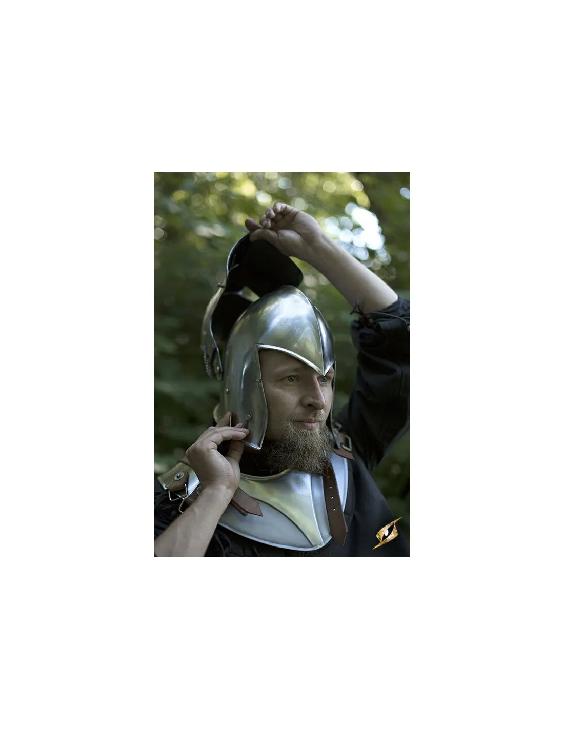 Bacinete medieval con visor