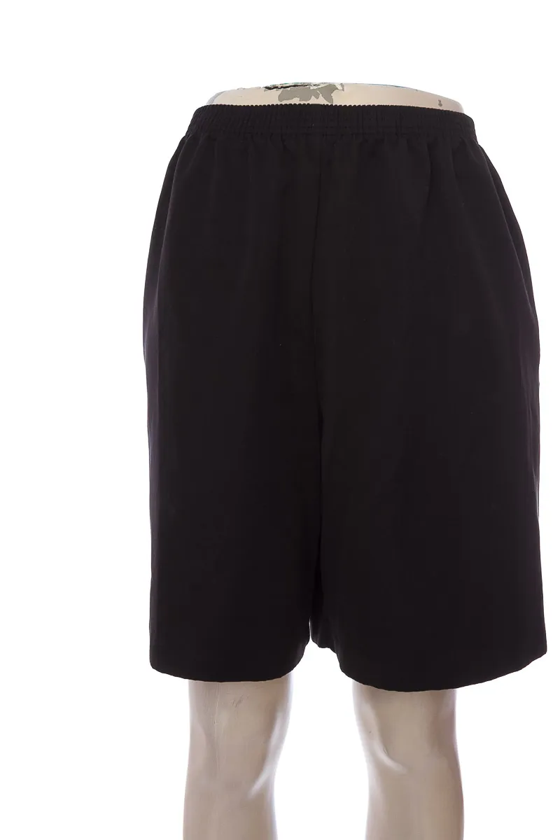 BERMUDA  PANTALONETA COLOR NEGRO  CLOSEANDO