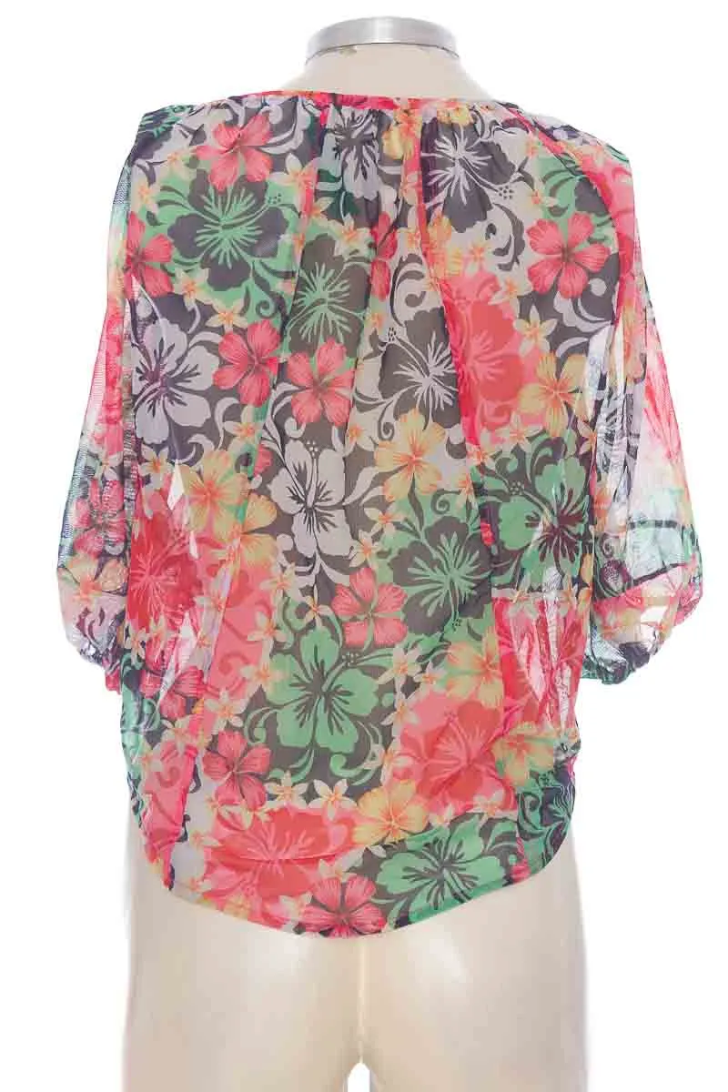BLUSA COLOR ESTAMPADO  CLOSEANDO