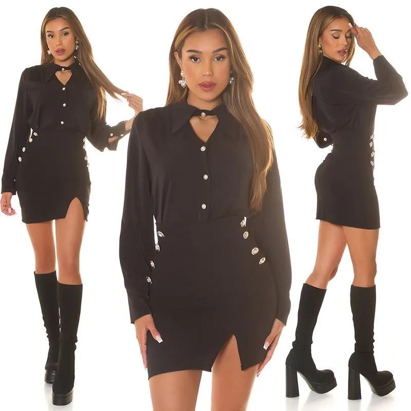 Blusa negra con botones con perlas