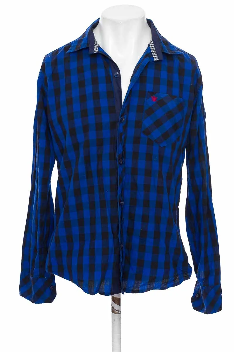 CAMISA COLOR AZUL  CLOSEANDO
