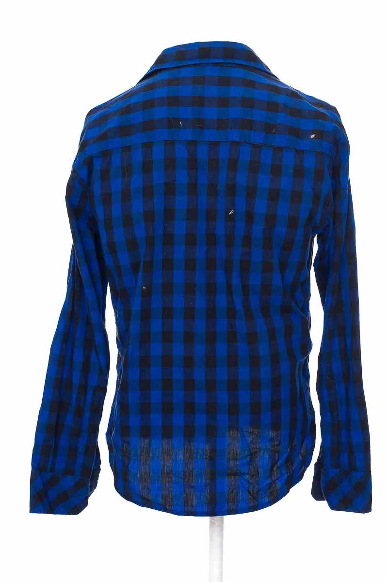 CAMISA COLOR AZUL  CLOSEANDO