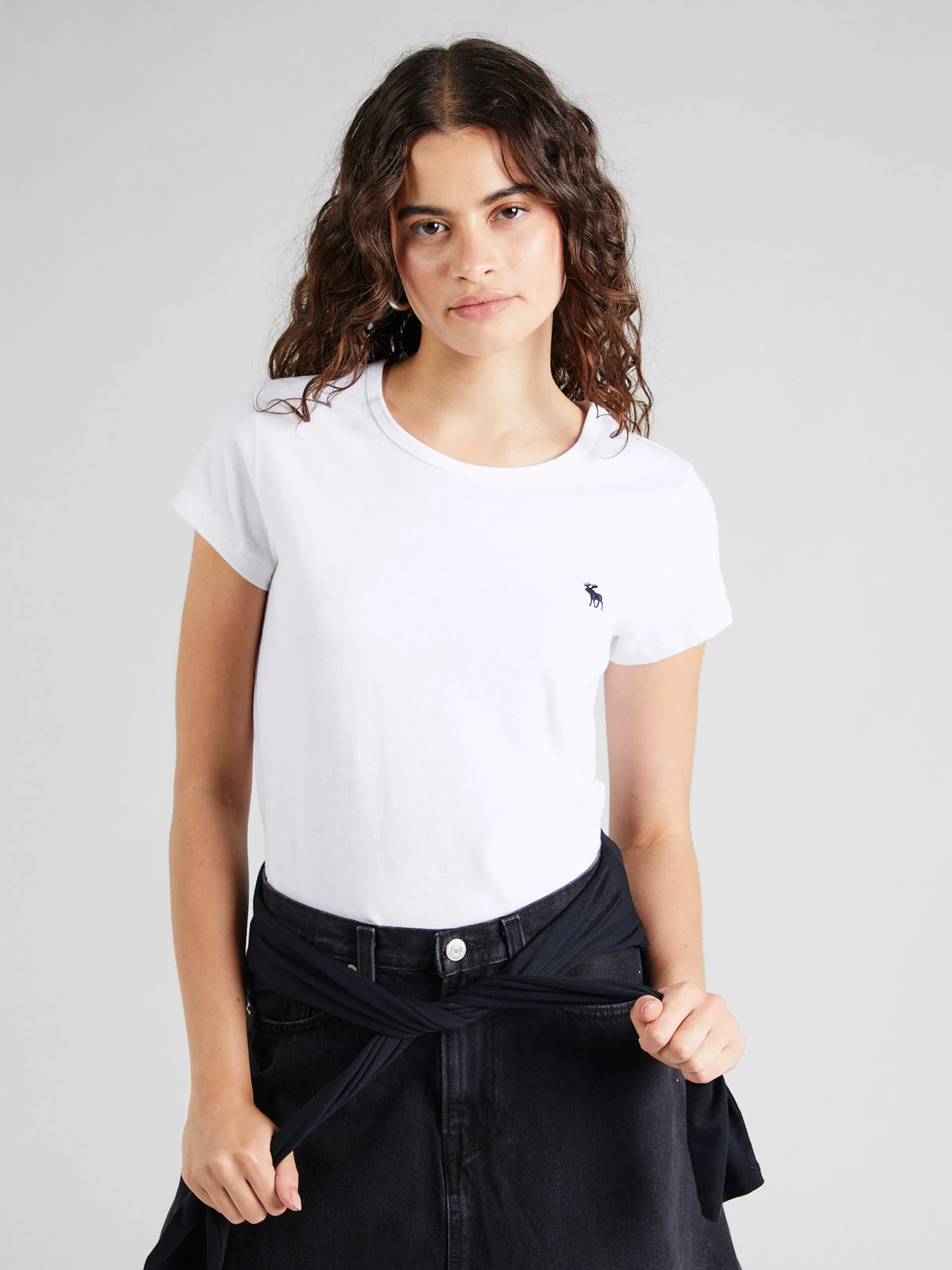 Camiseta Abercrombie & Fitch en Navy, Negro, Blanco
