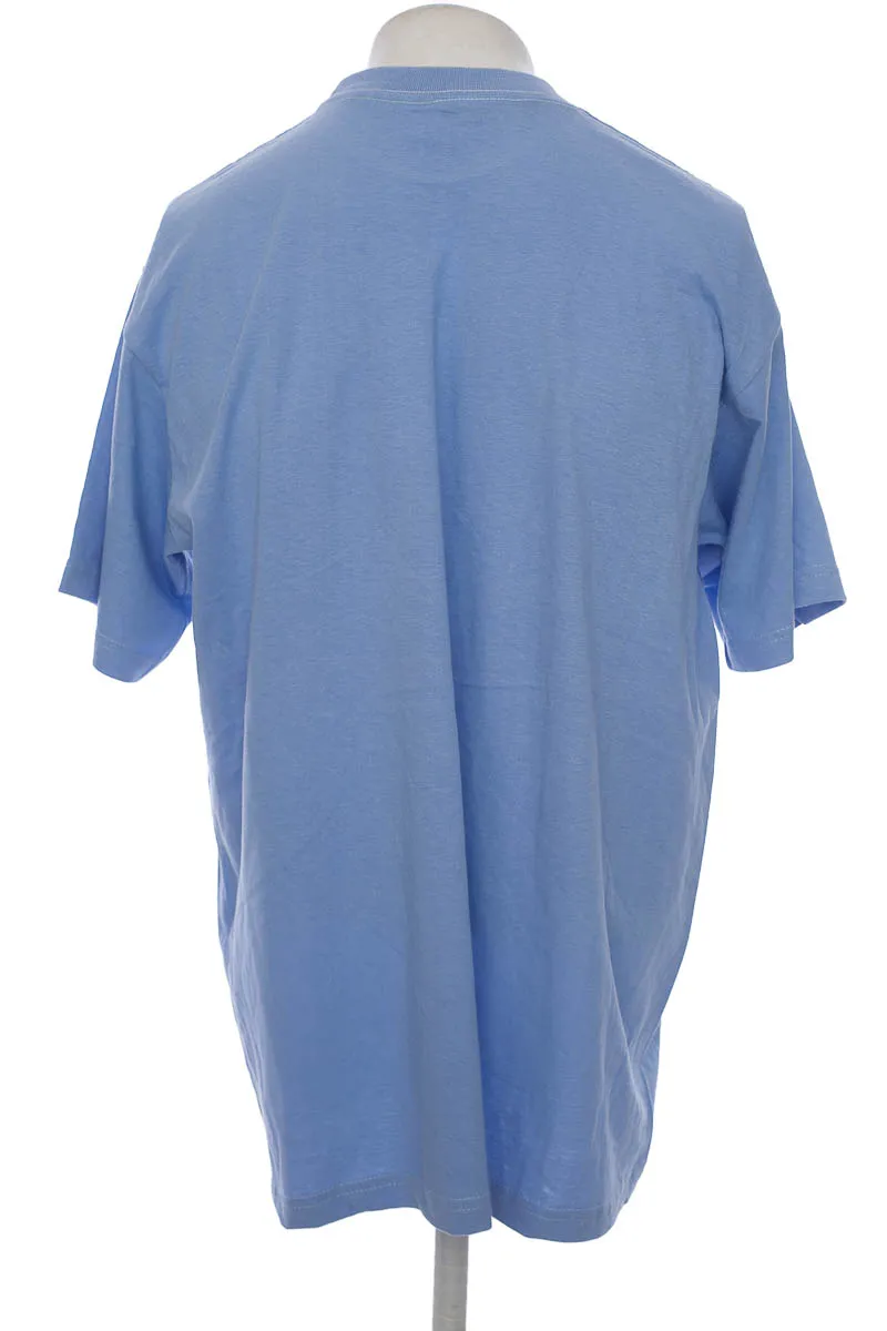 CAMISETA COLOR AZUL  CLOSEANDO