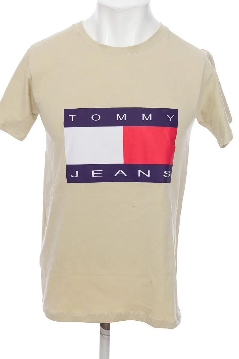 CAMISETA COLOR BEIGE  CLOSEANDO