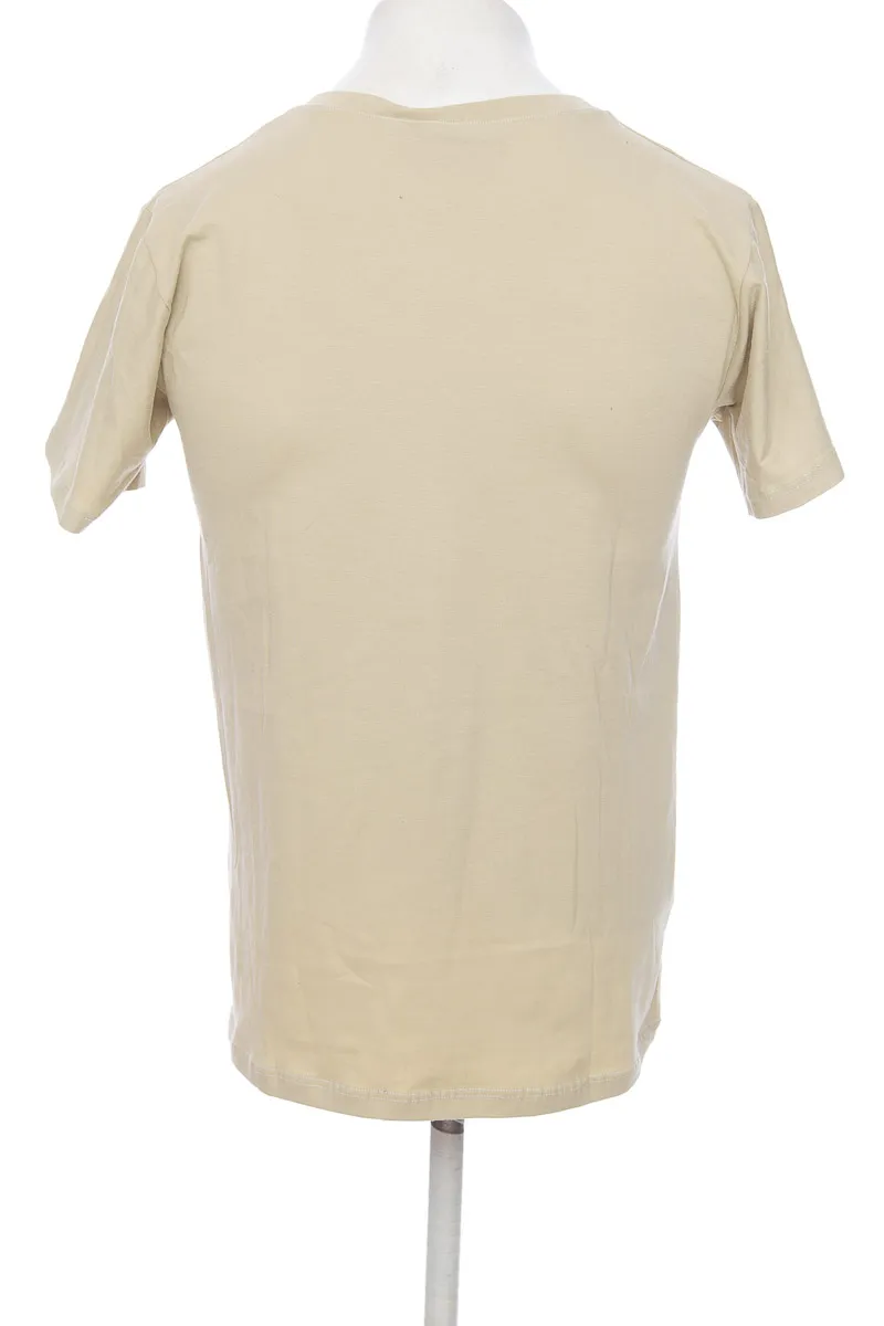 CAMISETA COLOR BEIGE  CLOSEANDO