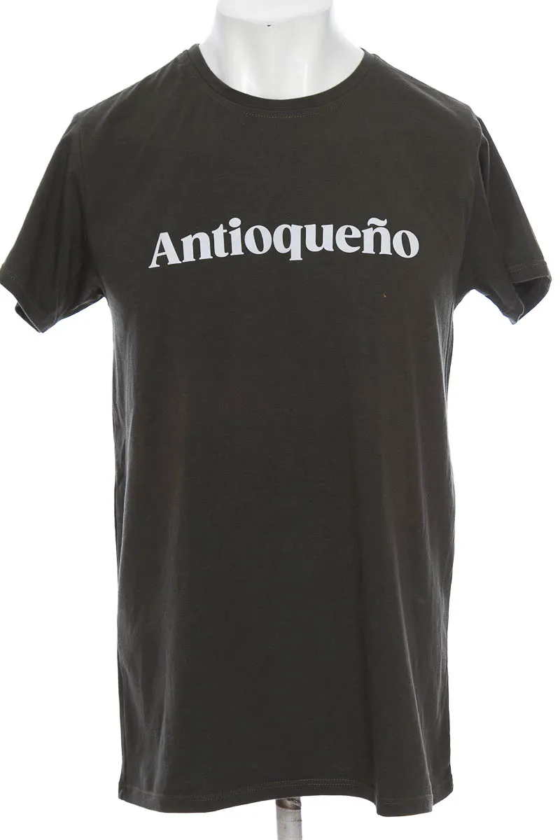 CAMISETA COLOR VERDE  CLOSEANDO