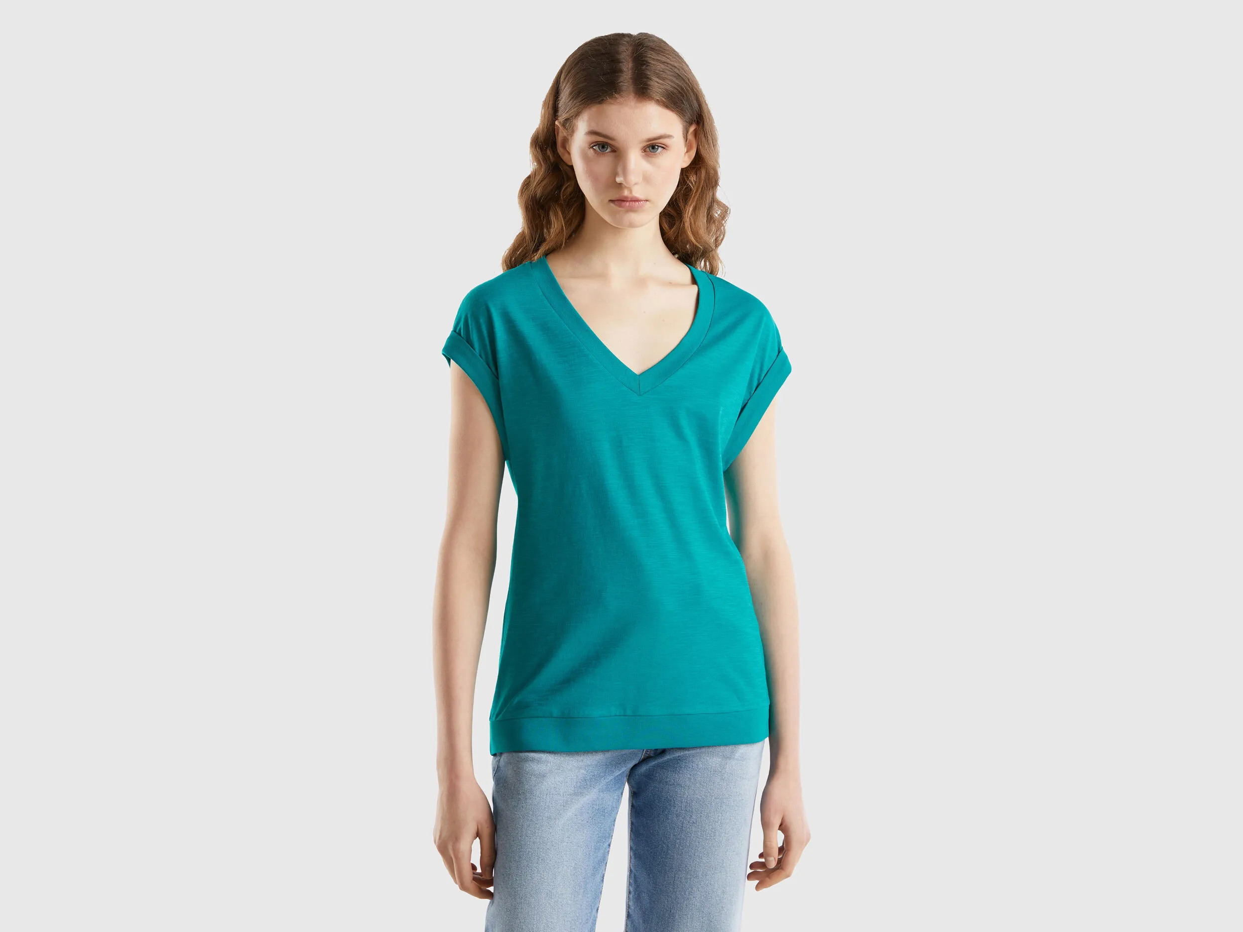 Camiseta con escote de pico