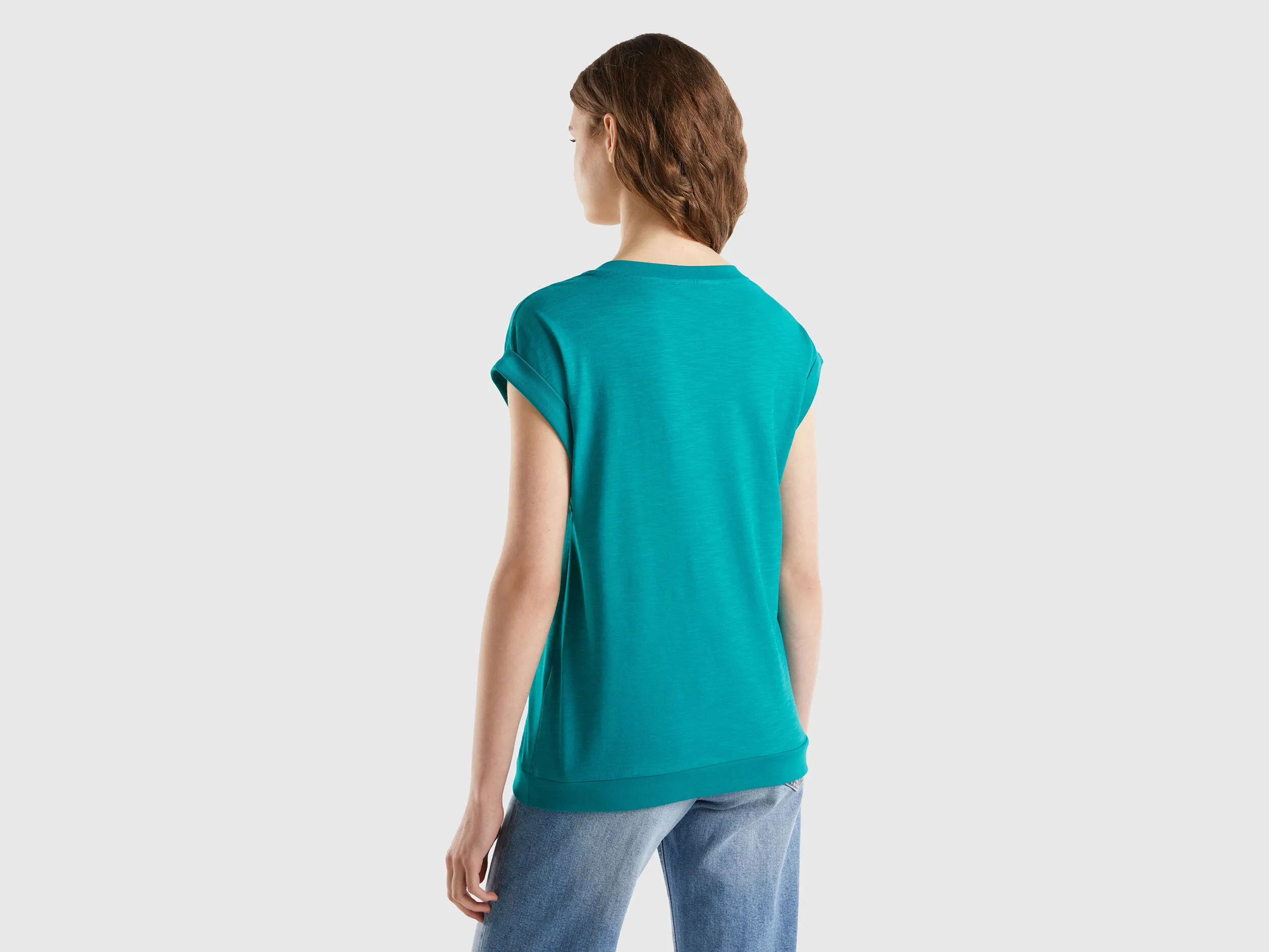 Camiseta con escote de pico