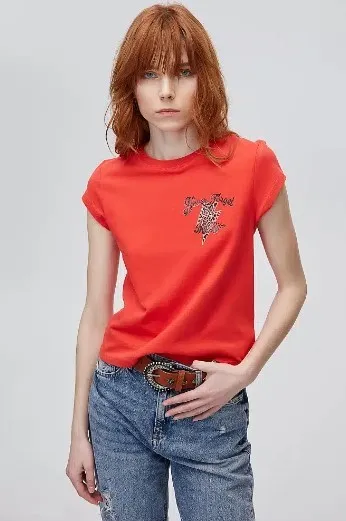 Camiseta roja strass labios