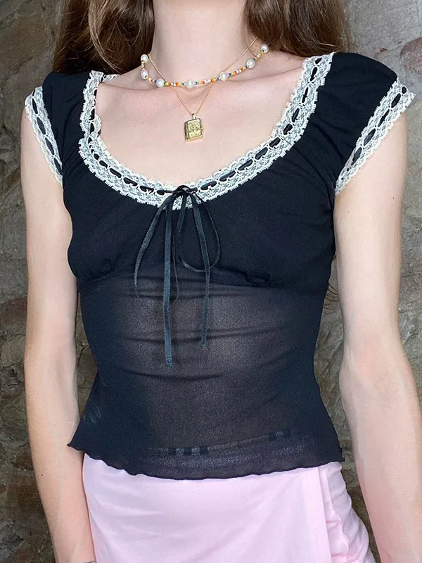 Camiseta sin mangas negra de malla fina con costuras de encaje