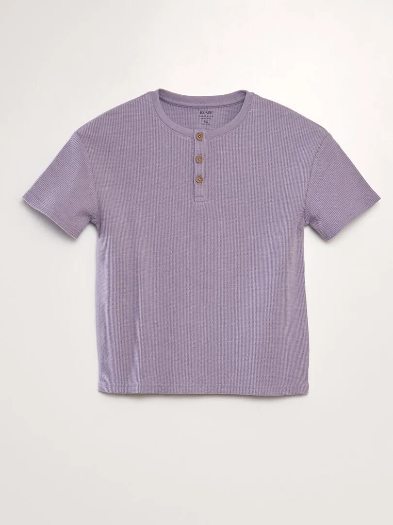 CAMISETA TEXTURIZADA CON CUELLO PANADERO  PURPURA