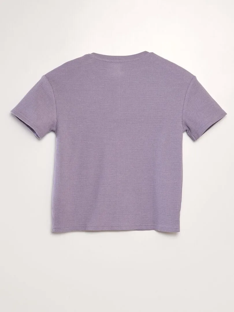 CAMISETA TEXTURIZADA CON CUELLO PANADERO  PURPURA