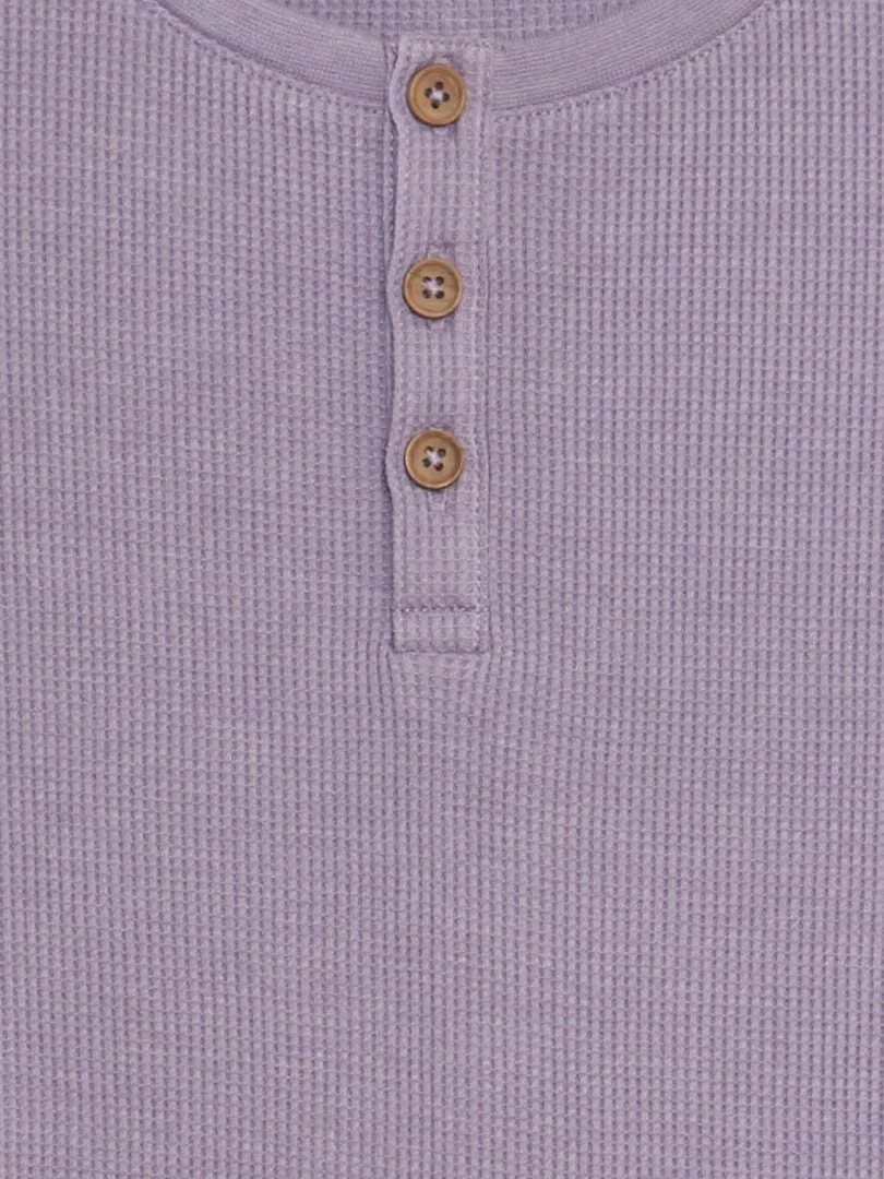 CAMISETA TEXTURIZADA CON CUELLO PANADERO  PURPURA