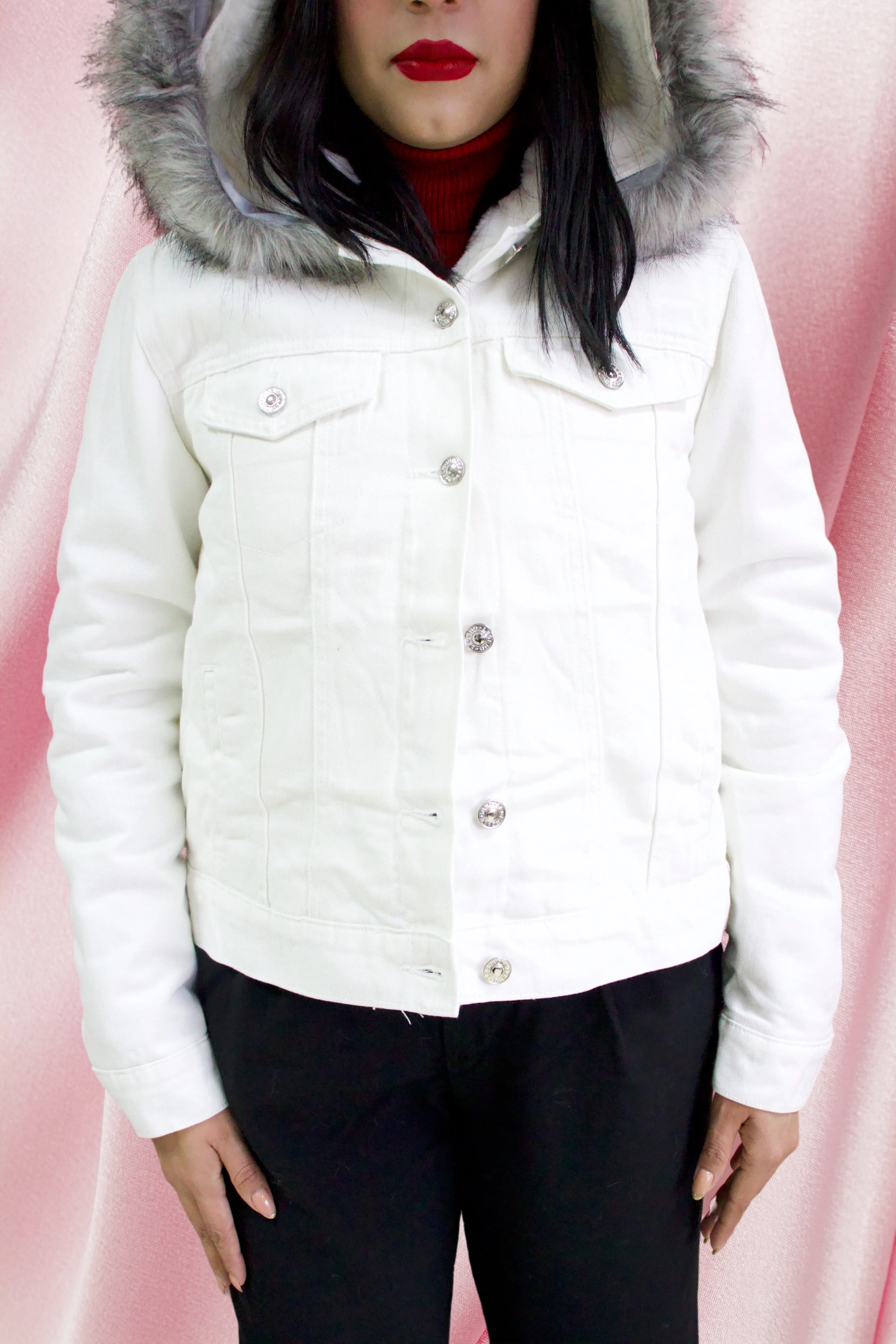 CHAMARRA BLANCA CON FORRO ABORREGADO CON GORRA QY016ER1