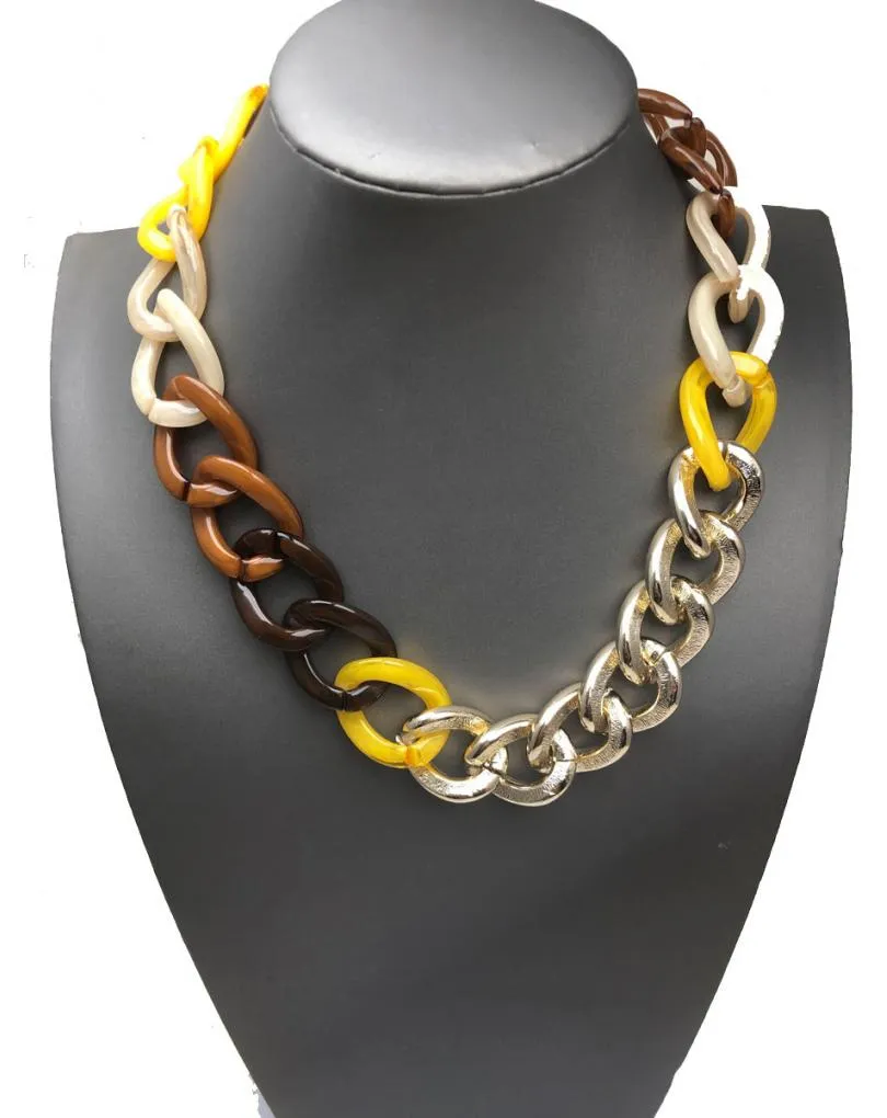 COLLAR CORTO MARRON Y MOSTAZA DE ESLABONES