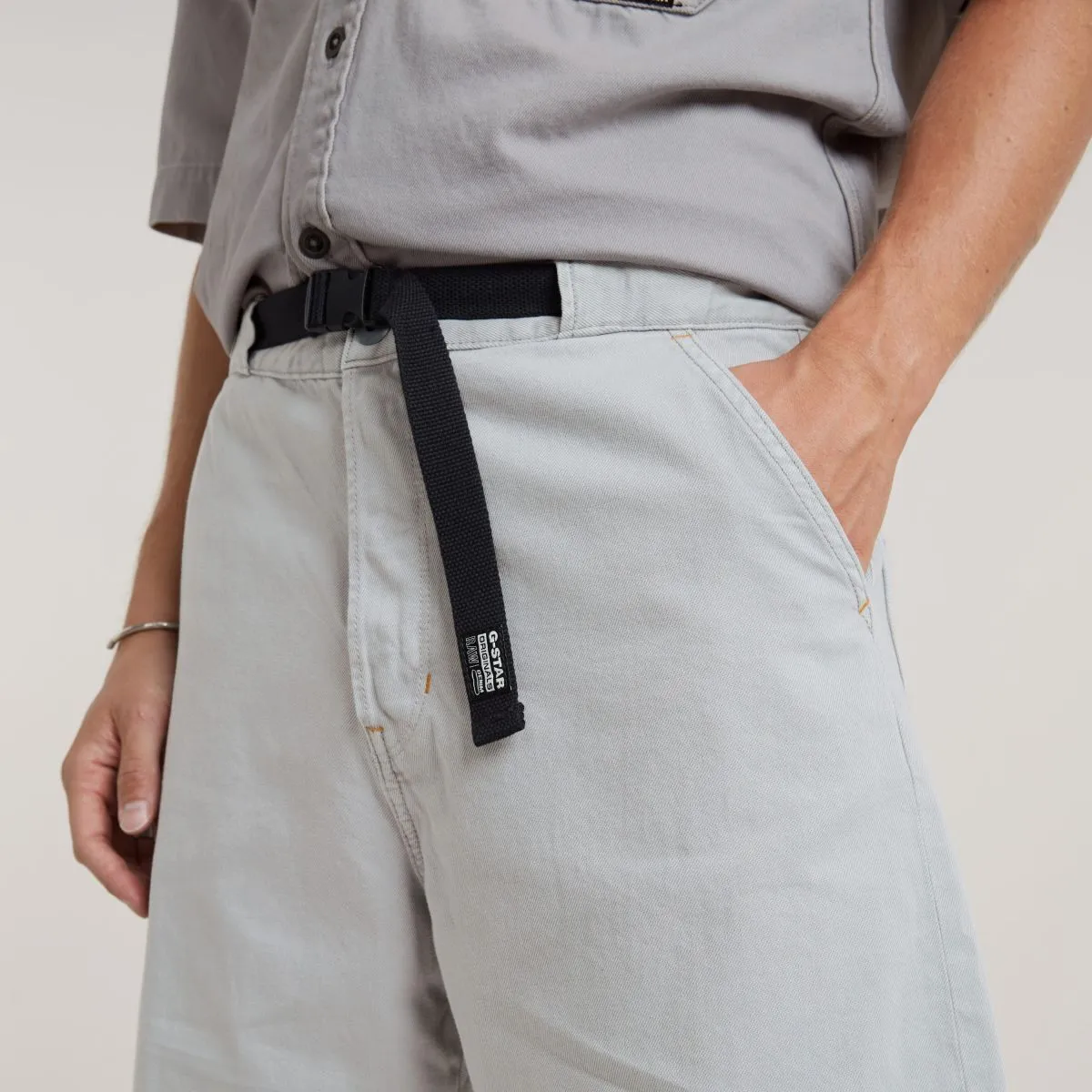 D24492D551 TRAVAIL SHORTSG410 GREY