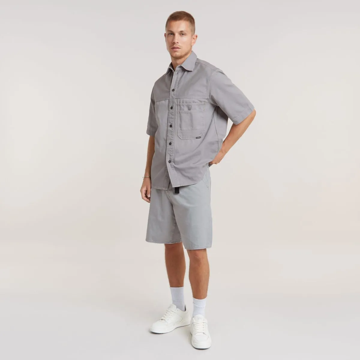 D24492D551 TRAVAIL SHORTSG410 GREY