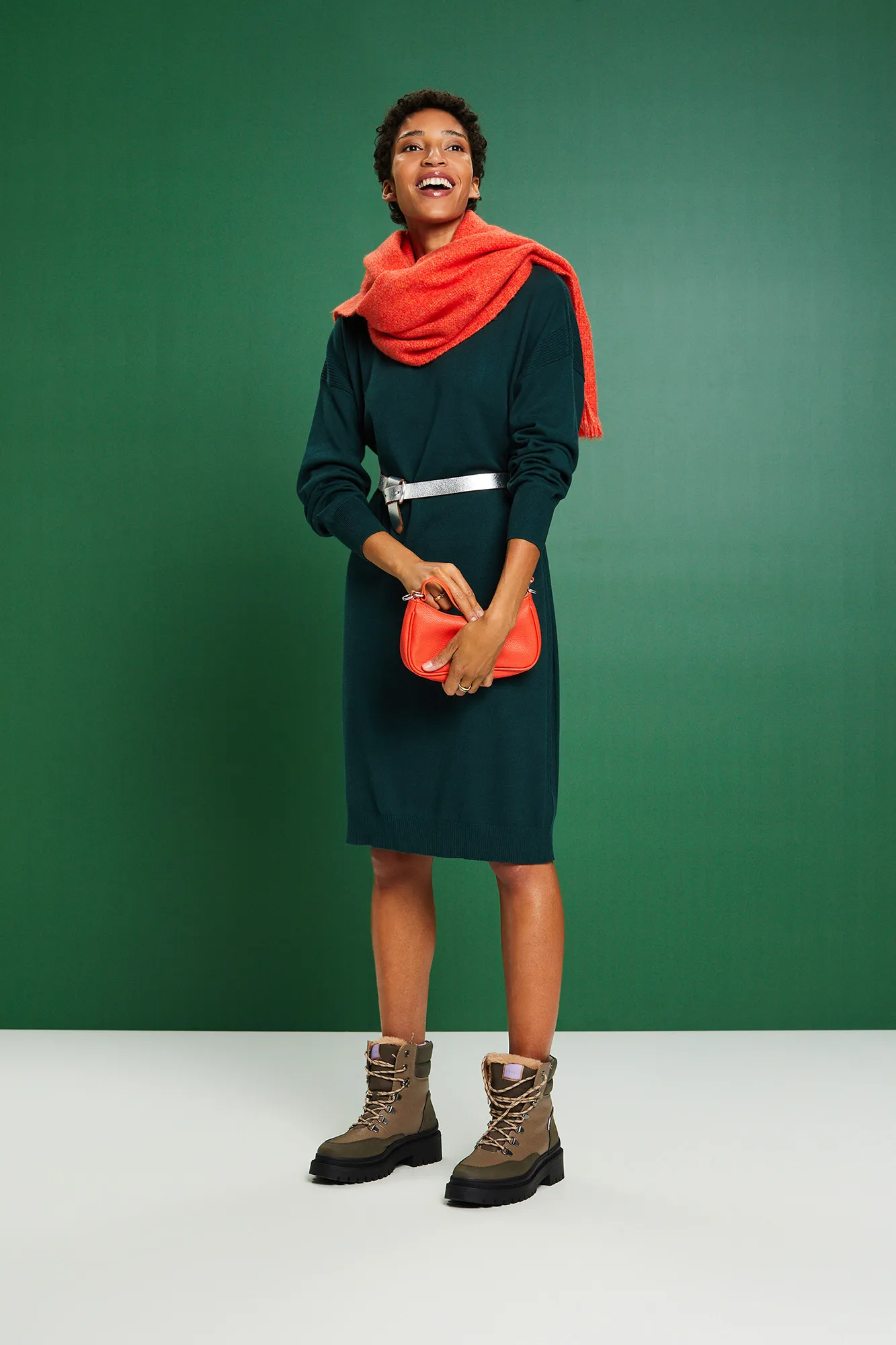 Esprit Vestido midi de punto con viscosa