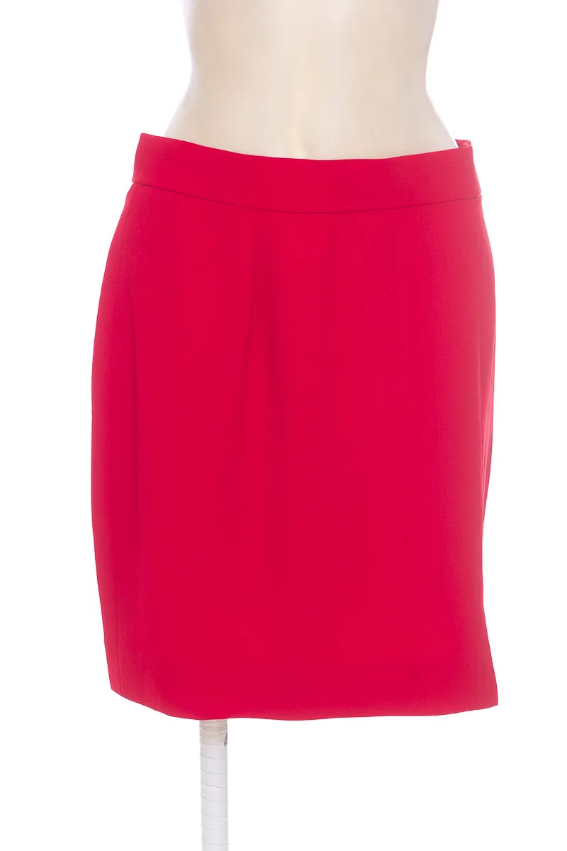 FALDA COLOR ROJO  CLOSEANDO