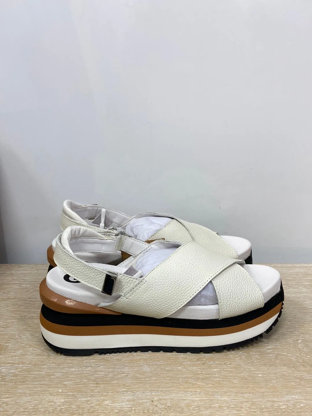 GIOSEPPO.Sandalias blancas plataforma T.37