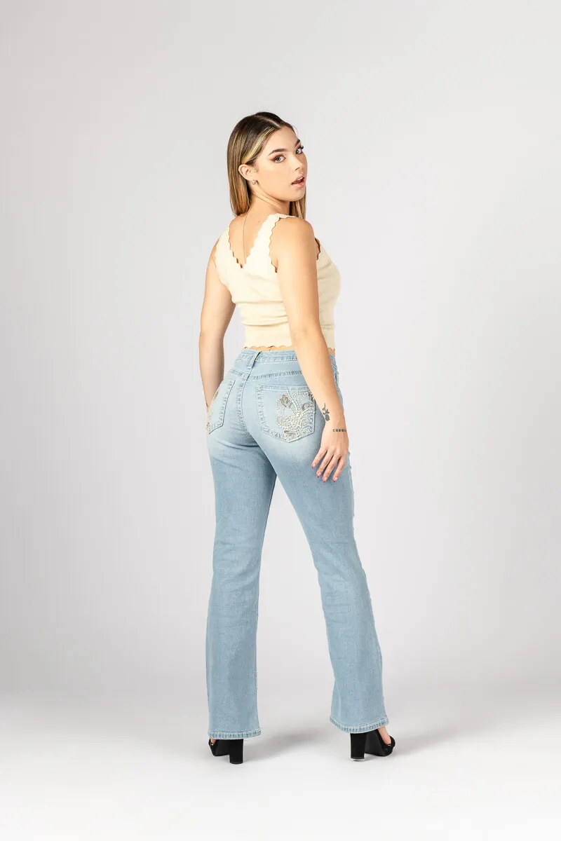Jeans recto con bordado en las bolsas
