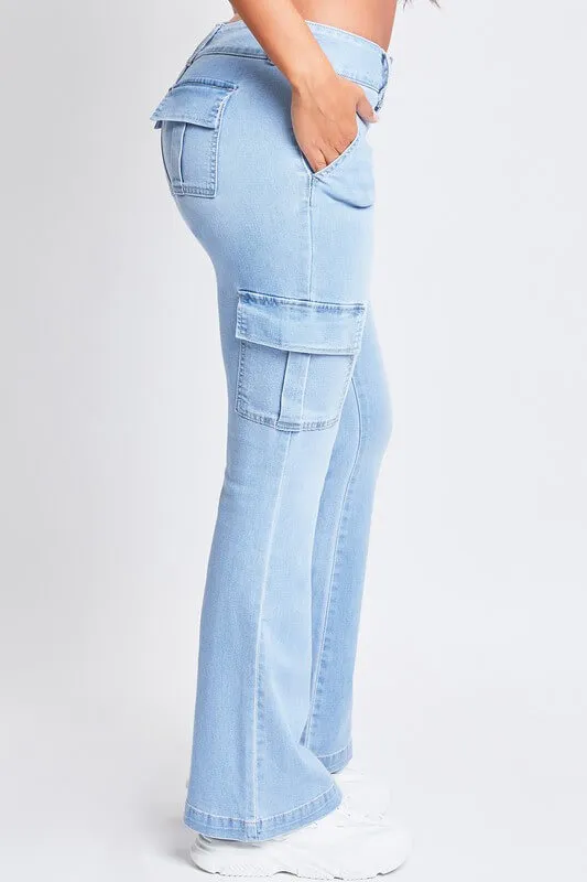 Jeans talle bajo acampanado tipo cargo YMI