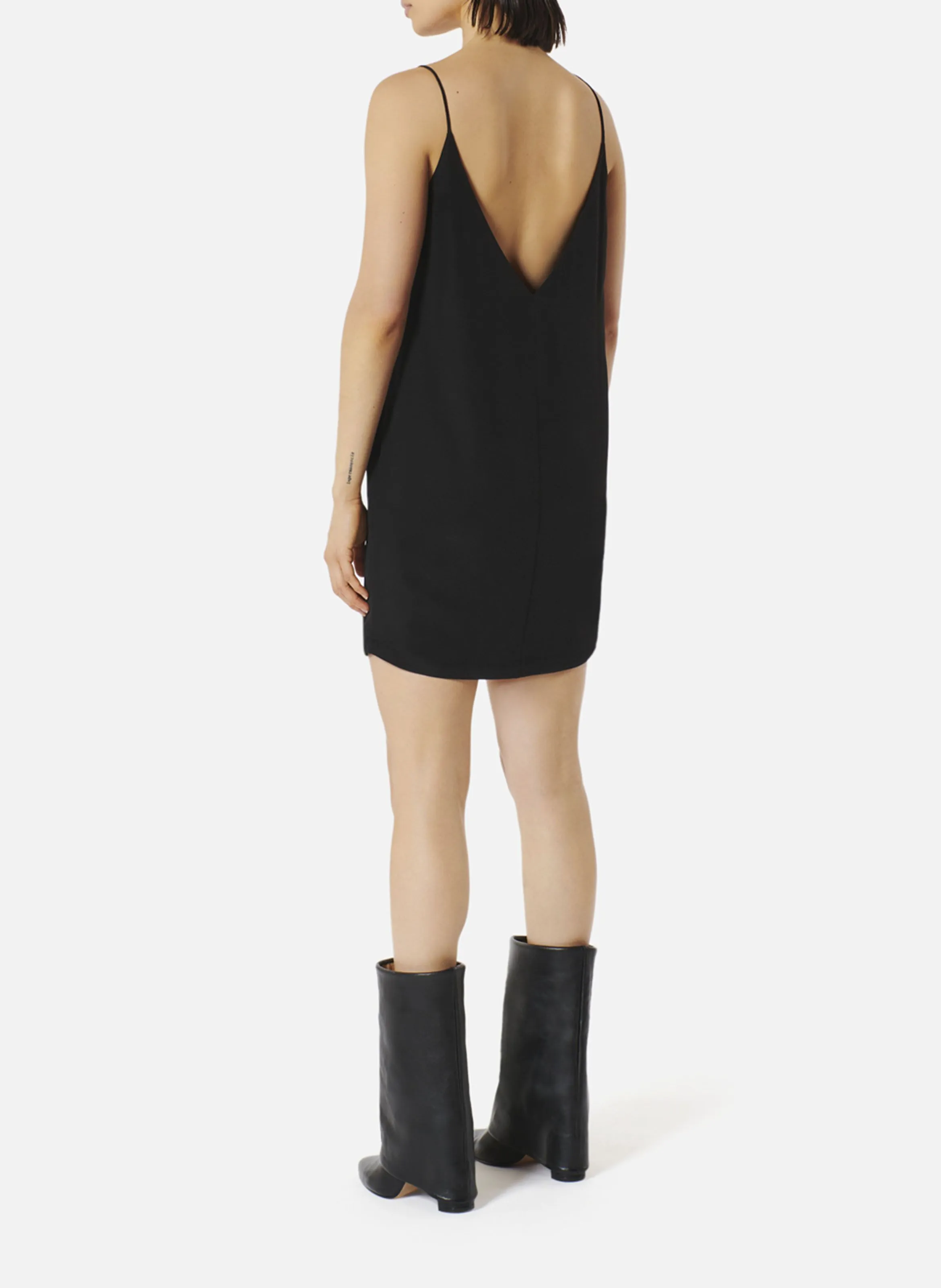 KARMA KOMA MAEVA  VESTIDO CORTO DE SEDA CON CUELLO DE PICO EN NEGRO