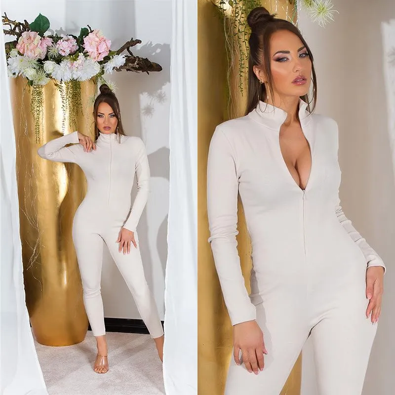 Mono ajustado beige con cremallera