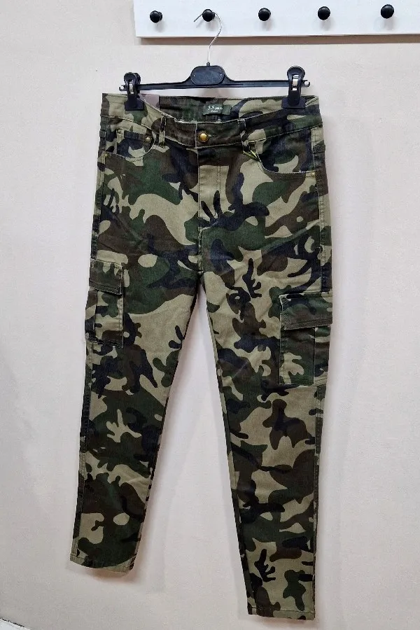 Pantalón Camuflaje Bolsillos
