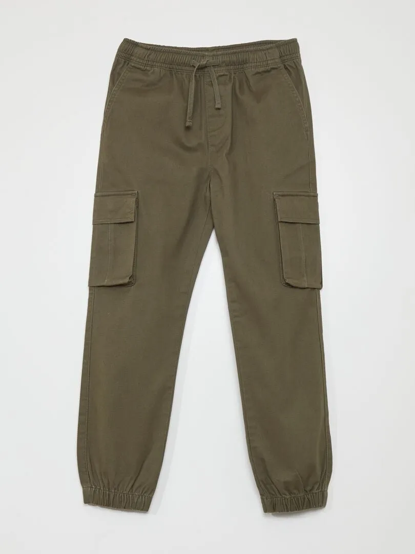 PANTALóN CON MúLTIPLES BOLSILLOS  KAKI