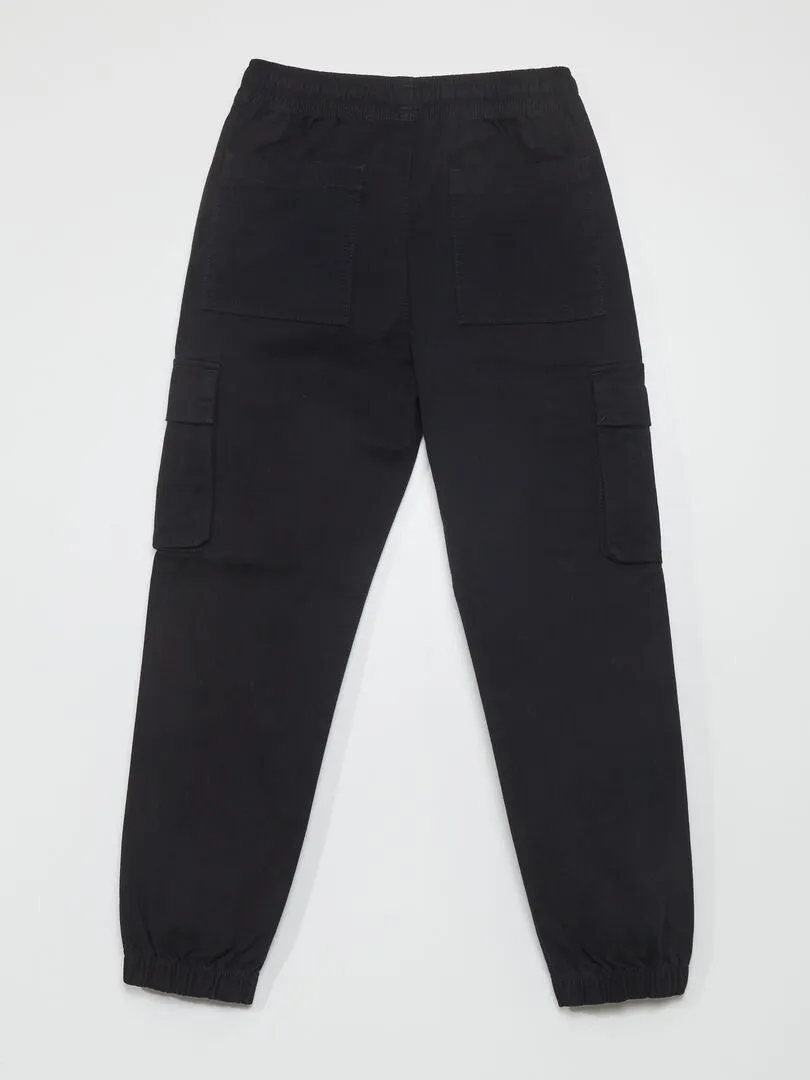 PANTALóN CON MúLTIPLES BOLSILLOS  NEGRO