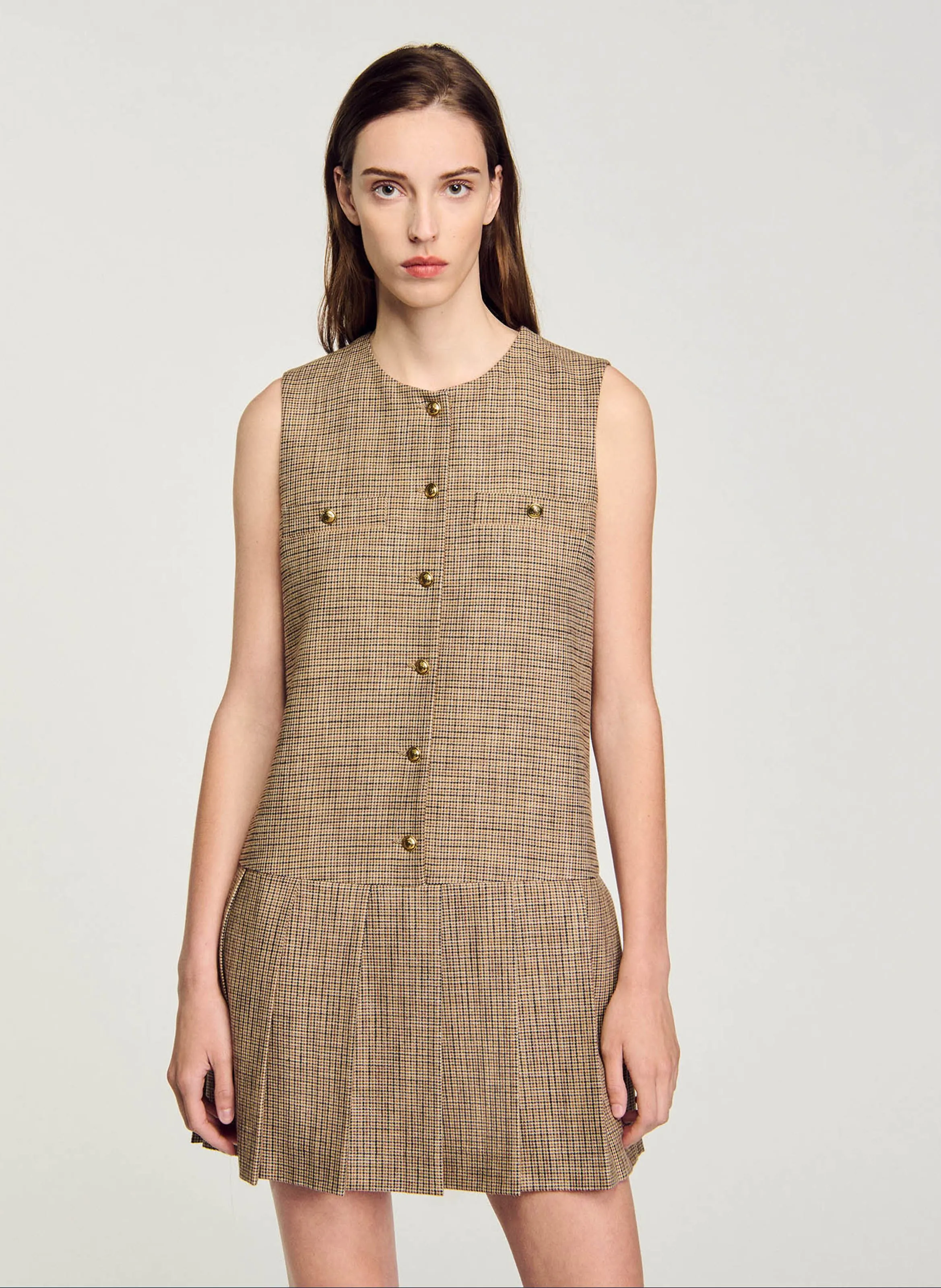 SANDRO Vestido corto con cuello clásico en marron