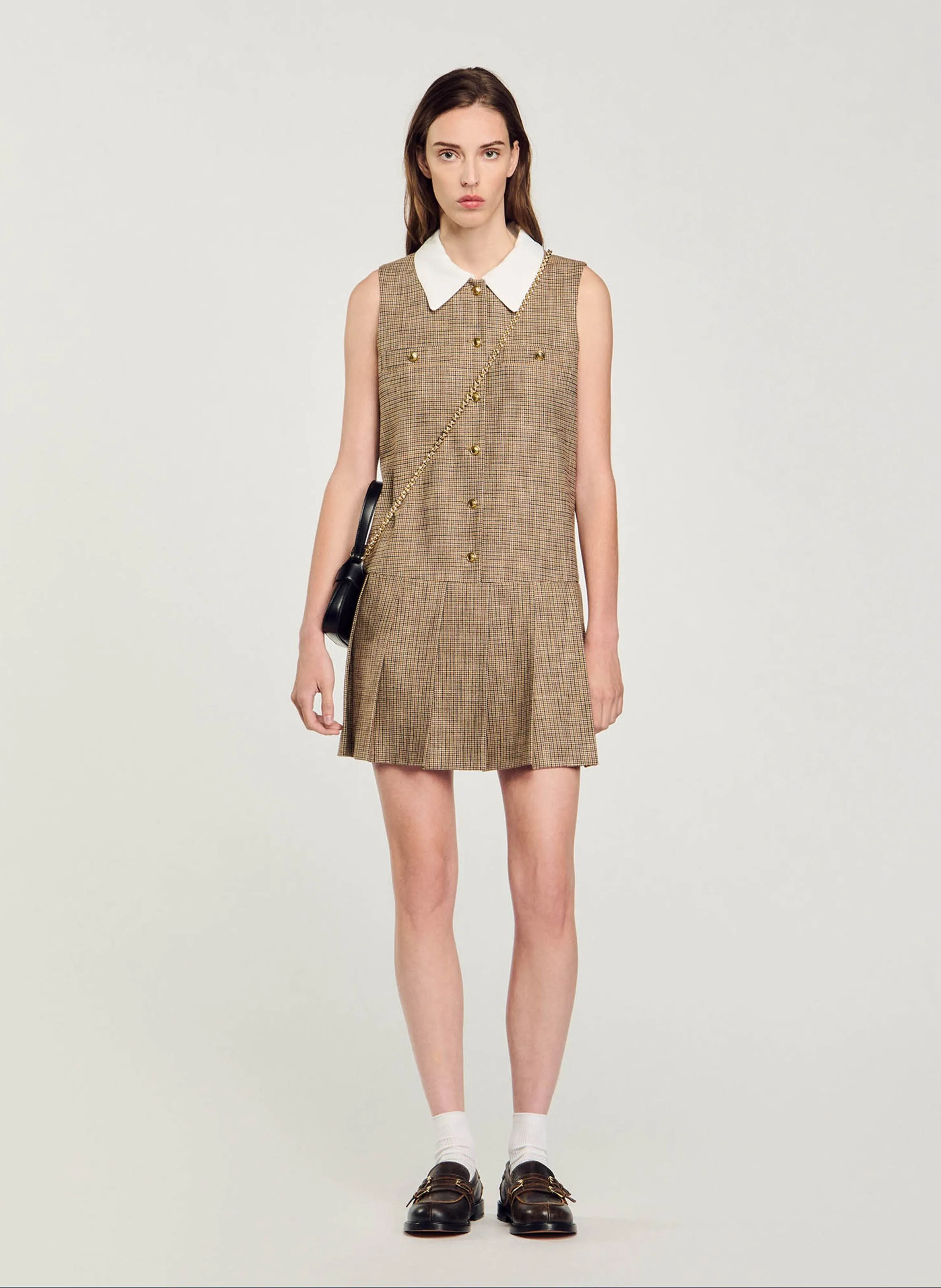 SANDRO Vestido corto con cuello clásico en marron
