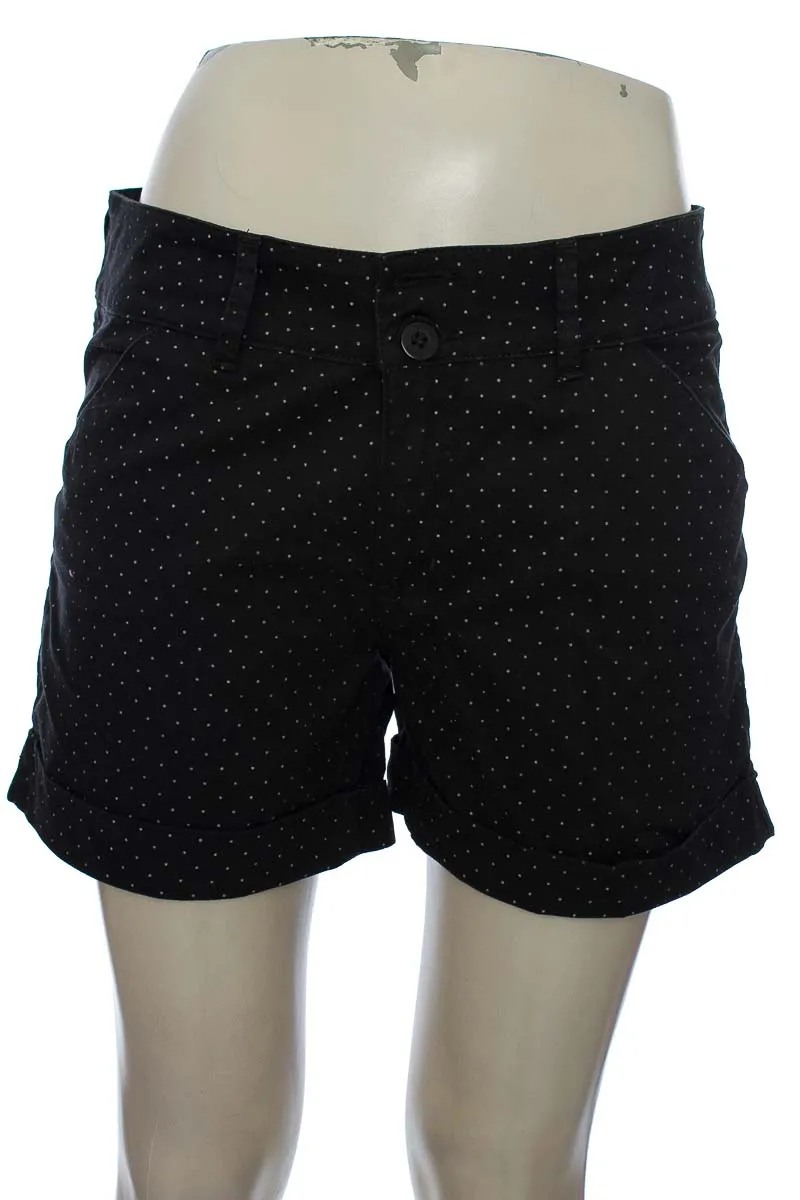 SHORT COLOR NEGRO  CLOSEANDO