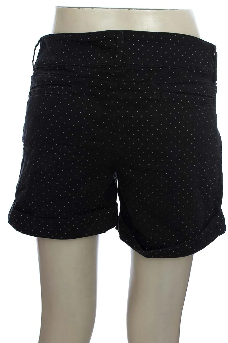 SHORT COLOR NEGRO  CLOSEANDO