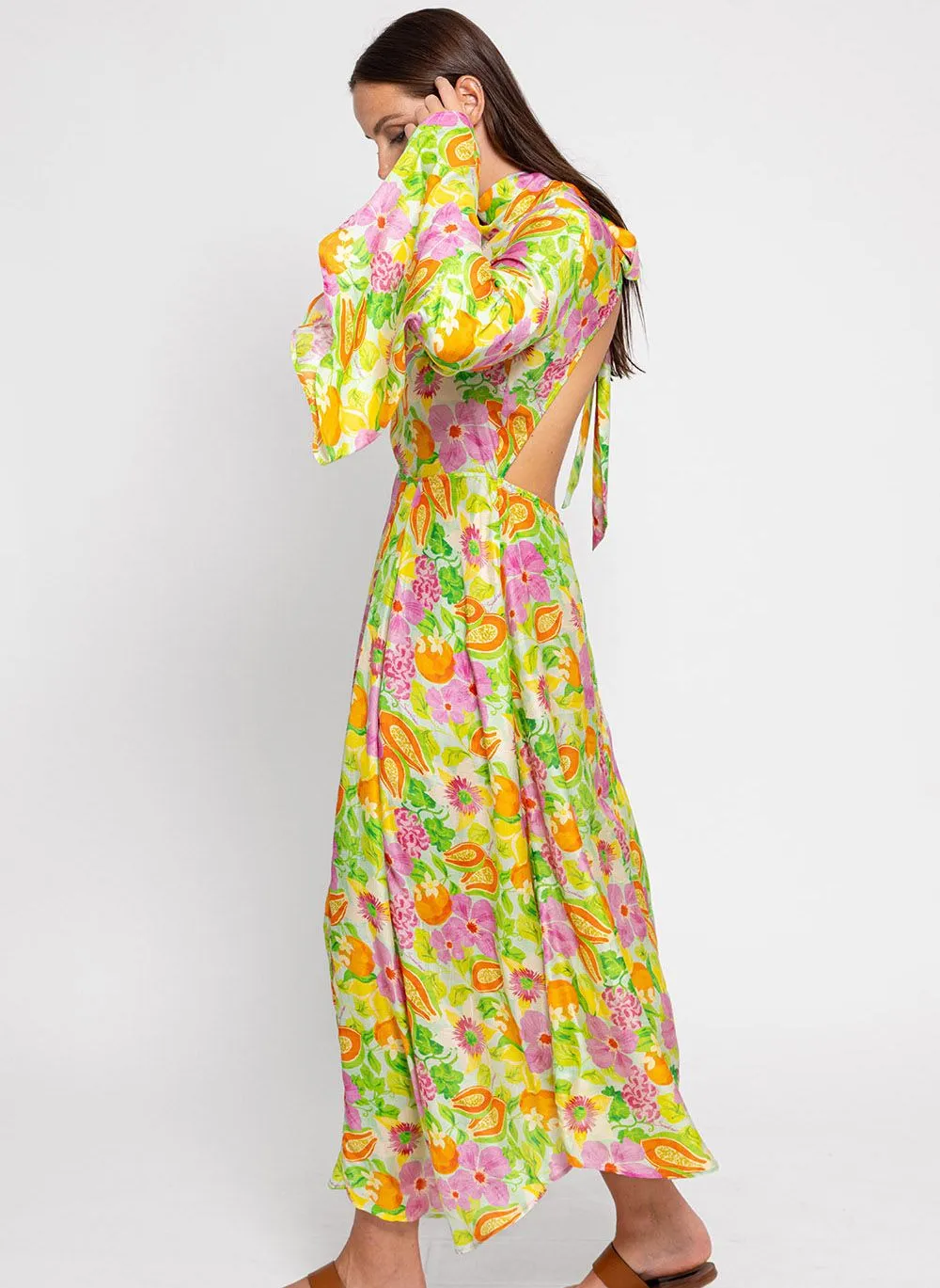 SUNDRESS FLEUR  VESTIDO LARGO ESTAMPADO CON CINTAS ANUDABLES EN MULTICOLOR