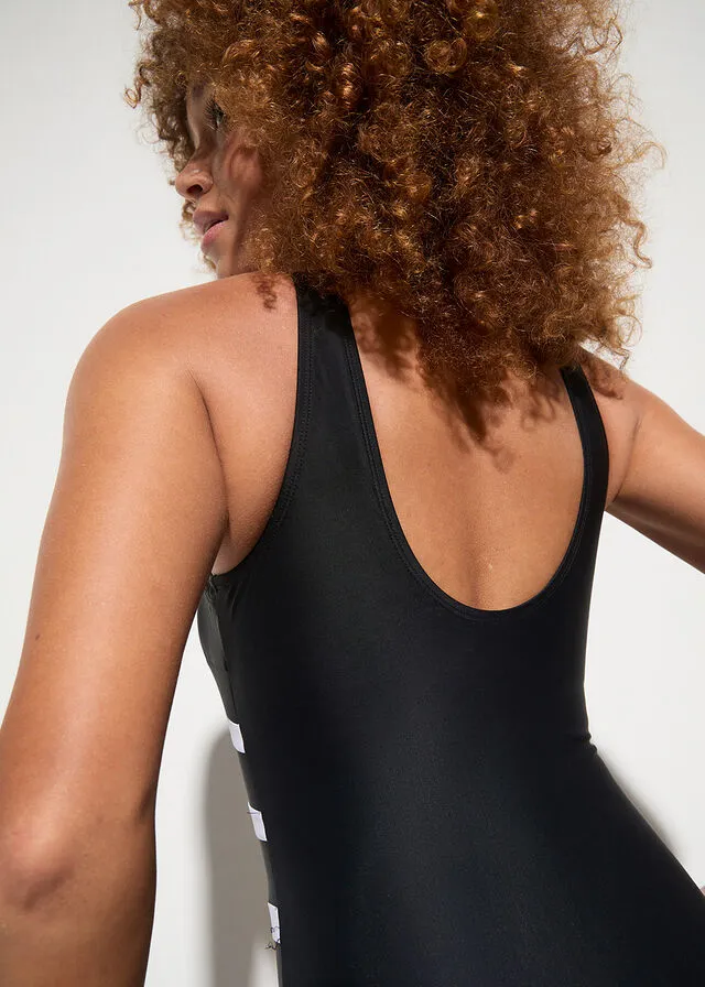 TRAJE DE BAñO CON GRAN EFECTO MOLDEADOR NEGROBLANCO