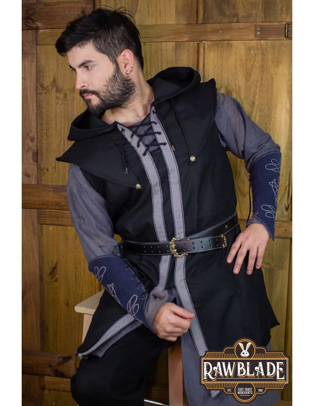 TúNICA MEDIEVAL KATANTHIR  NEGRA