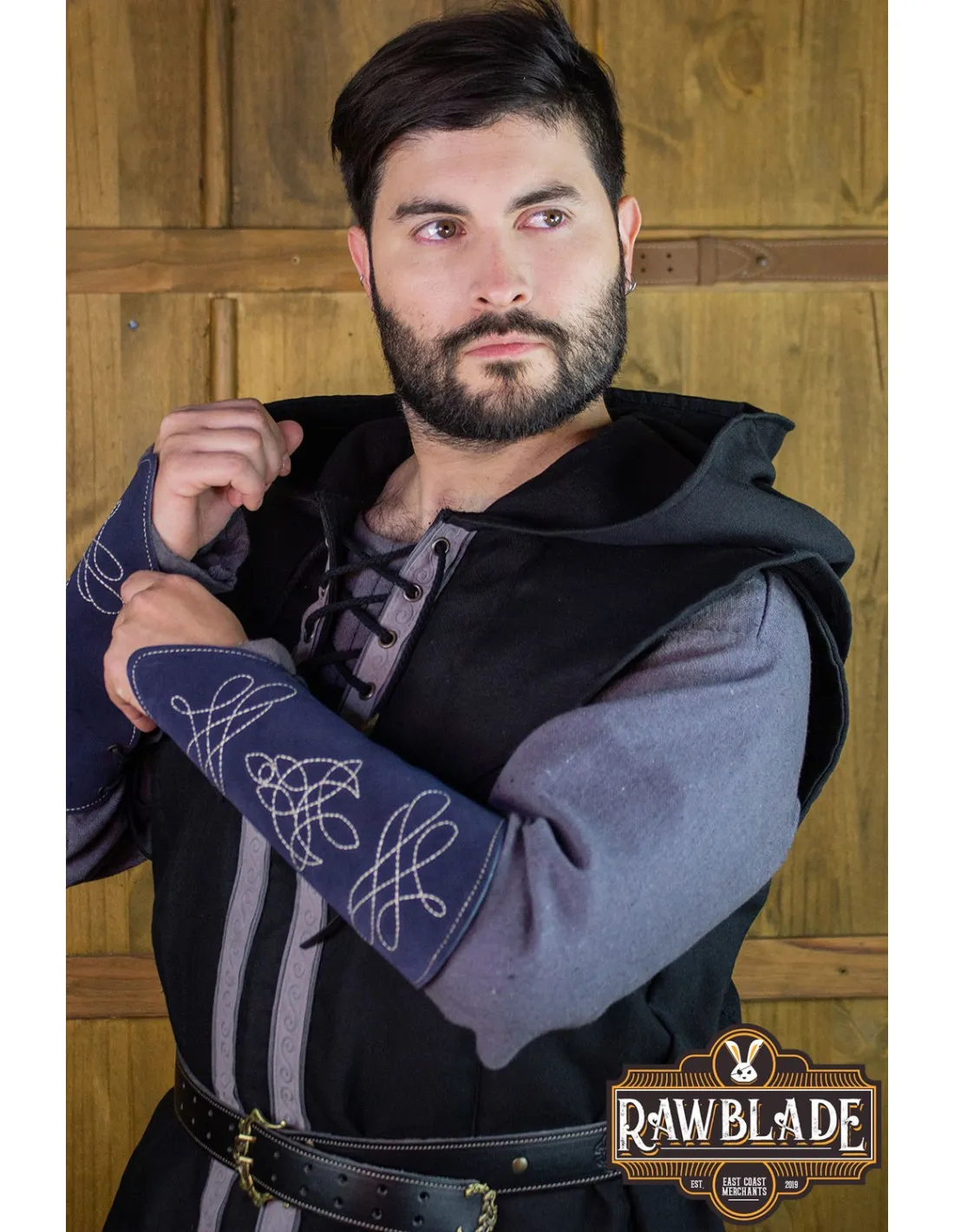 TúNICA MEDIEVAL KATANTHIR  NEGRA