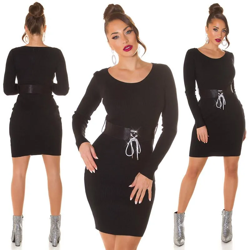Vestido con cinturón negro de moda