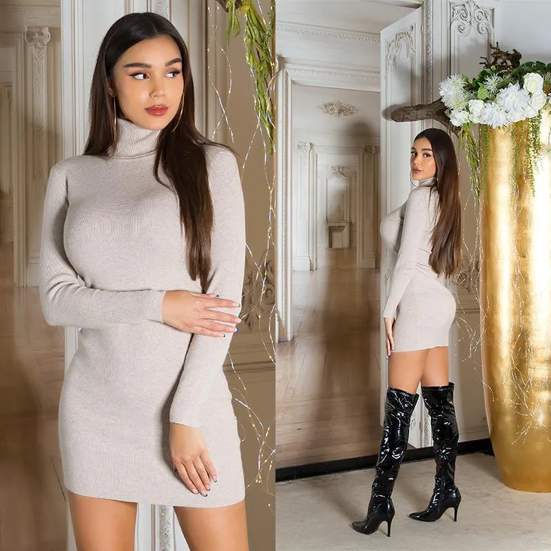 Vestido de punto cuello alto taupe