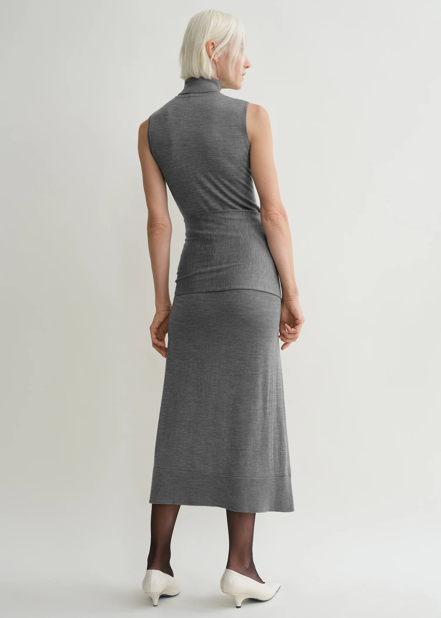 Vestido gris drapeado