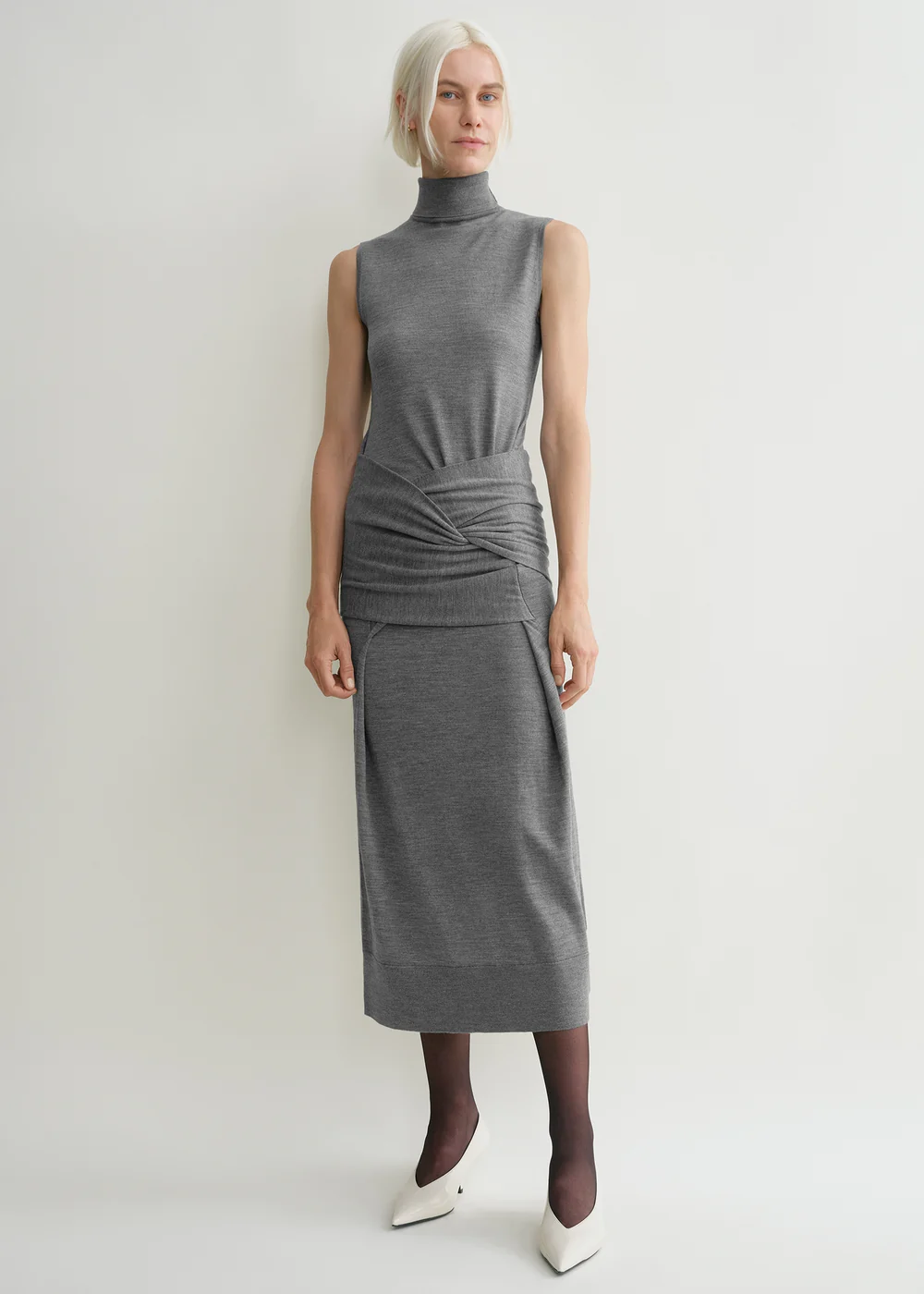 Vestido gris drapeado
