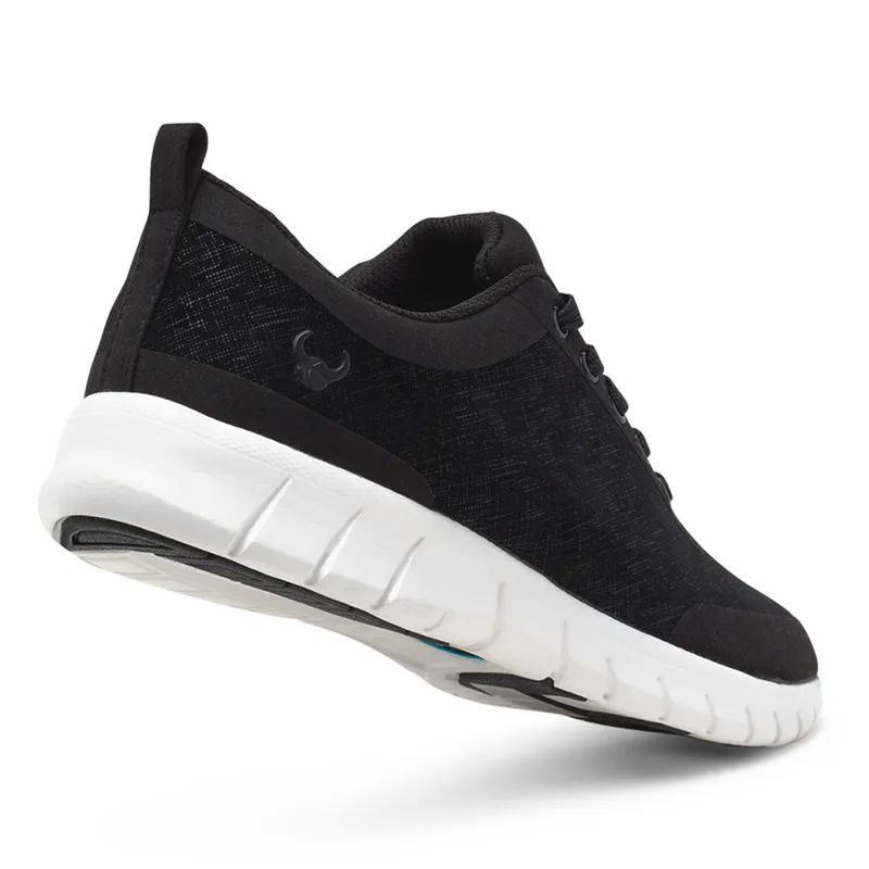 ZAPATILLA ALMA BLANCA Y NEGRA CON CORDONES  SUECOS