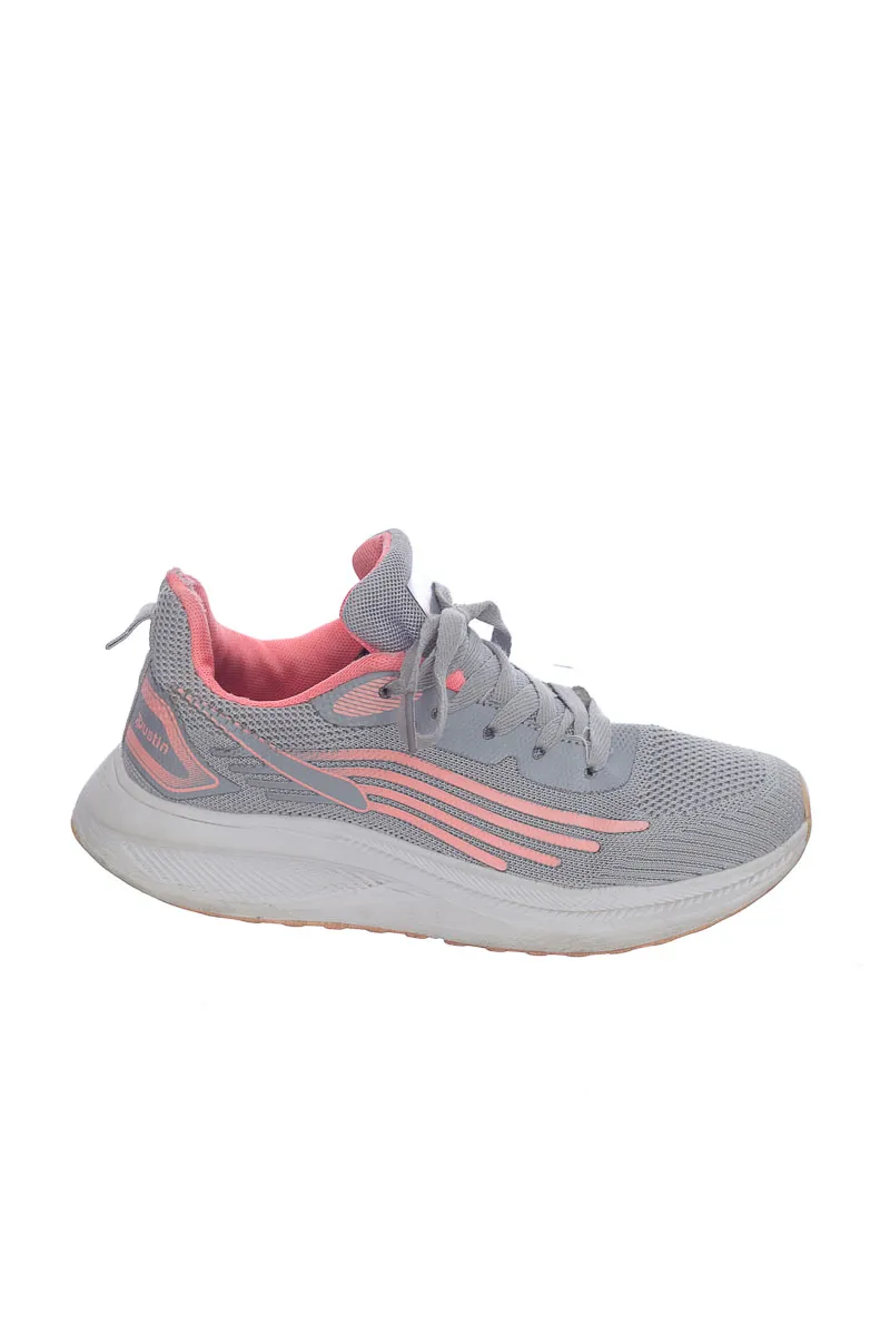 ZAPATOS COLOR GRIS  CLOSEANDO