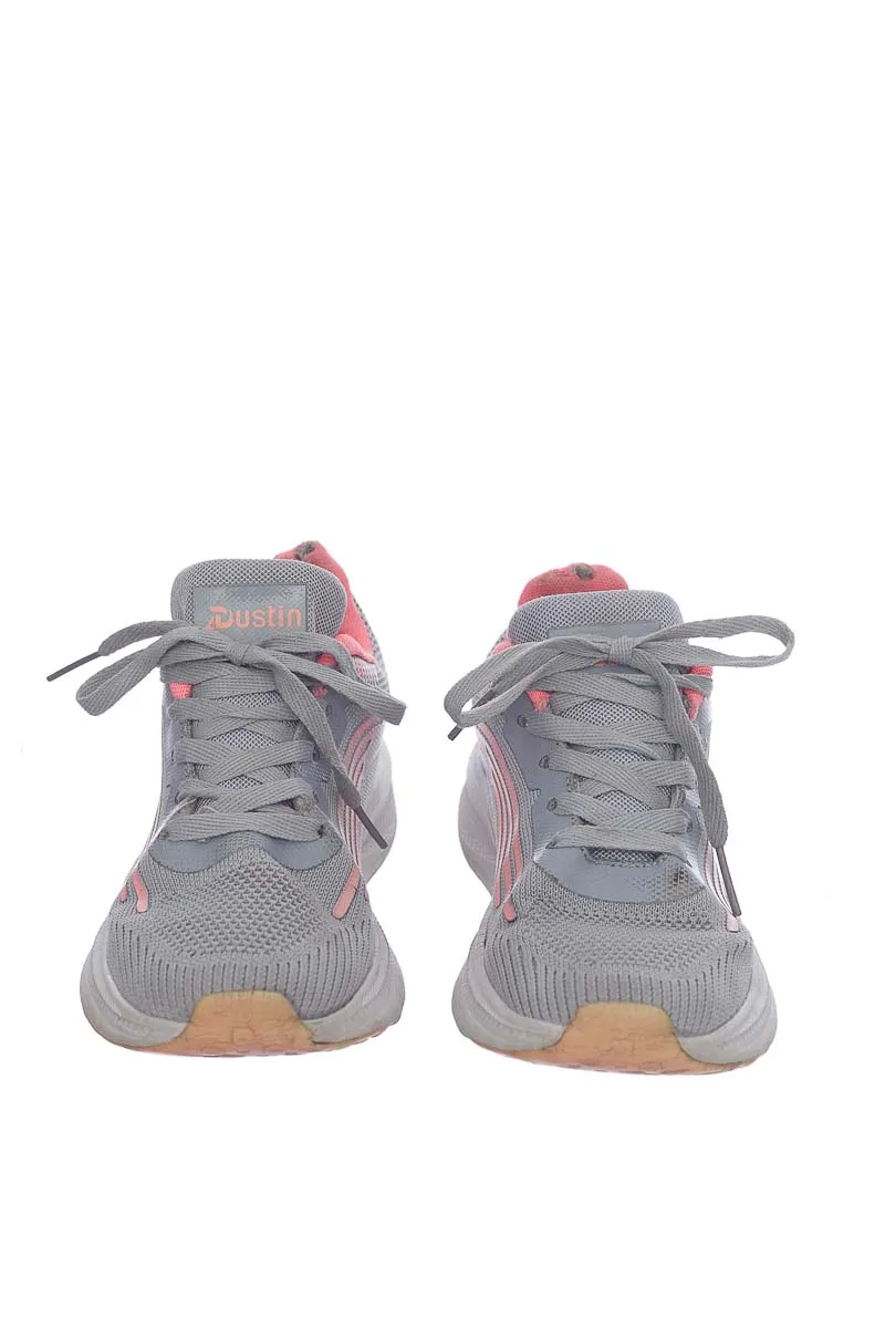 ZAPATOS COLOR GRIS  CLOSEANDO