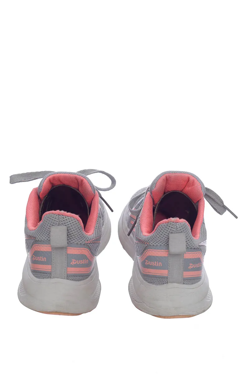 ZAPATOS COLOR GRIS  CLOSEANDO